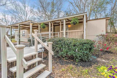 Beach Home For Sale in Robertsdale, Alabama