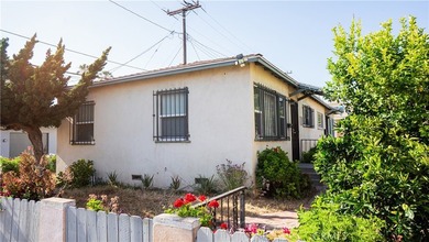 Beach Townhome/Townhouse Sale Pending in Long Beach, California