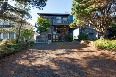 Beach Home For Sale in Seaside, Oregon