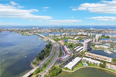 Beach Condo For Sale in South Pasadena, Florida