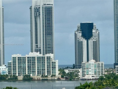 Beach Condo For Sale in Aventura, Florida