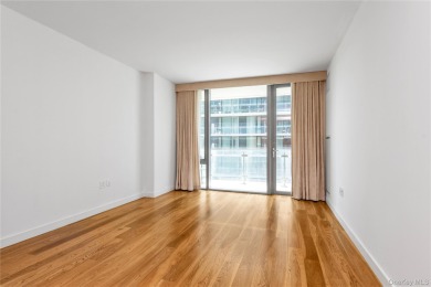 Beach Condo Sale Pending in Flushing, New York