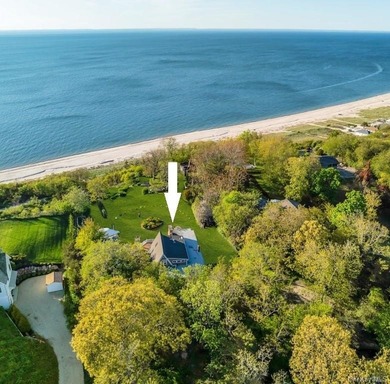 Beach Home For Sale in Mattituck, New York
