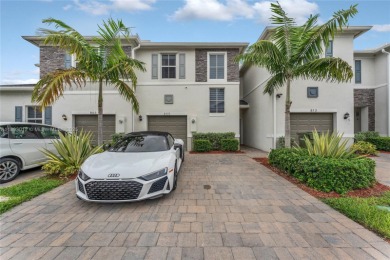 Beach Townhome/Townhouse For Sale in Homestead, Florida