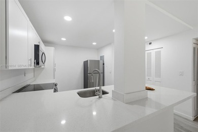 Beach Condo For Sale in Tamarac, Florida