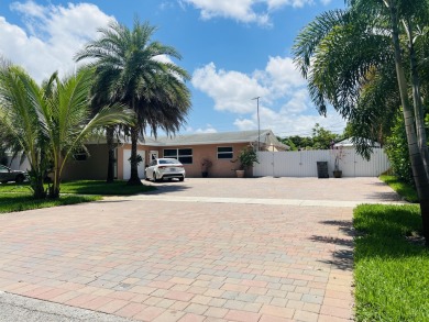 Beach Home For Sale in West Palm Beach, Florida