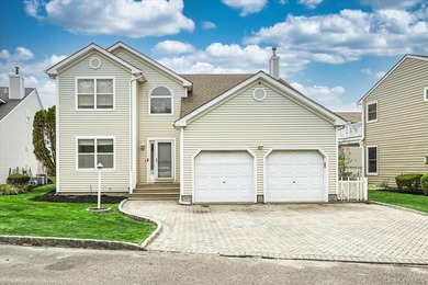 Beach Condo For Sale in East Patchogue, New York