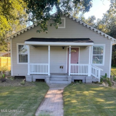 Beach Home For Sale in Bay Saint Louis, Mississippi