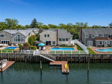 Beach Home For Sale in Merrick, New York