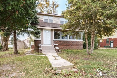 Beach Home For Sale in Newport, Michigan