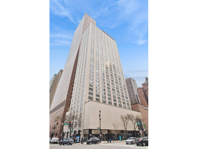 Beach Condo Active Under Contract in Chicago, Illinois