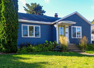 Beach Home Active Under Contract in Marquette, Michigan