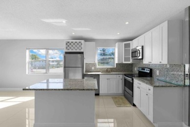 Beach Condo For Sale in West Palm Beach, Florida