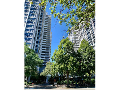 Beach Condo For Sale in Chicago, Illinois