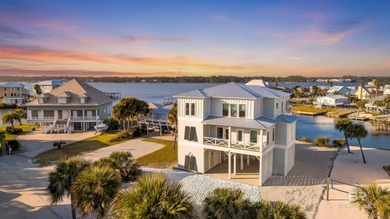 Beach Home For Sale in Gulf Shores, Alabama