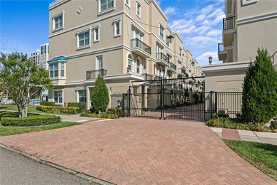 Beach Townhome/Townhouse For Sale in St. Petersburg, Florida