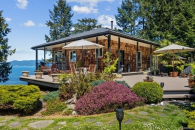Beach Home For Sale in Lasqueti Island,