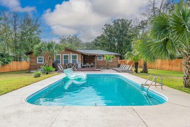 Beach Home Sale Pending in Fort Walton Beach, Florida