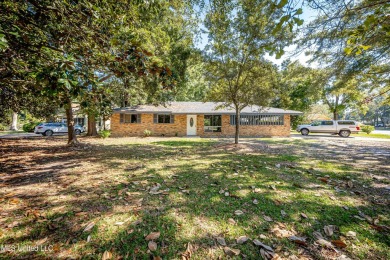 Beach Home For Sale in Ocean Springs, Mississippi