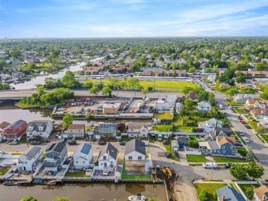 Beach Home For Sale in Baldwin Harbor, New York