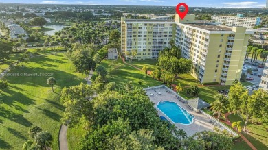 Beach Condo For Sale in Hollywood, Florida