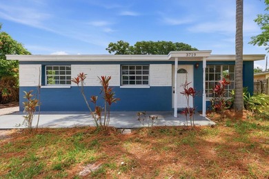Beach Home For Sale in Sarasota, Florida