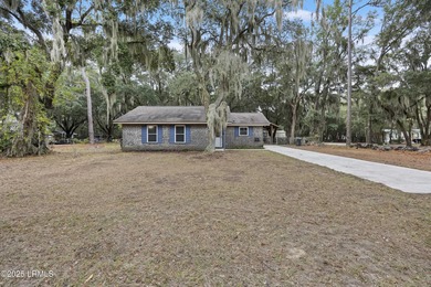 Beach Home For Sale in Saint Helena Island, South Carolina