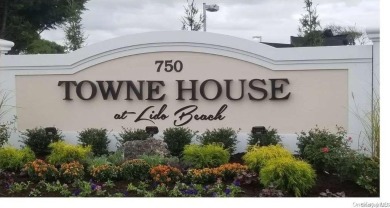 Beach Condo For Sale in Lido Beach, New York