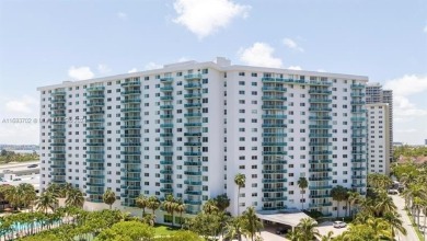 Beach Condo For Sale in Sunny Isles Beach, Florida