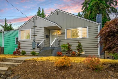 Beach Home For Sale in Seattle, Washington