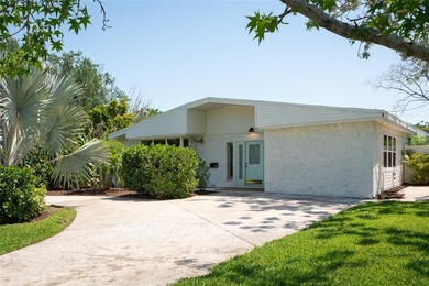 Beach Home For Sale in St. Petersburg, Florida