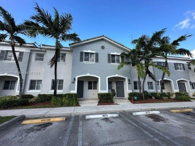 Beach Townhome/Townhouse For Sale in Homestead, Florida