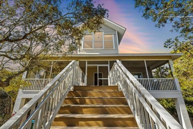 Beach Home For Sale in Cedar Key, Florida