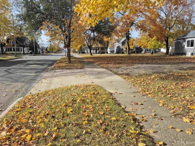 Beach Lot For Sale in Escanaba, Michigan