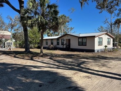 Beach Home For Sale in Steinhatchee, Florida