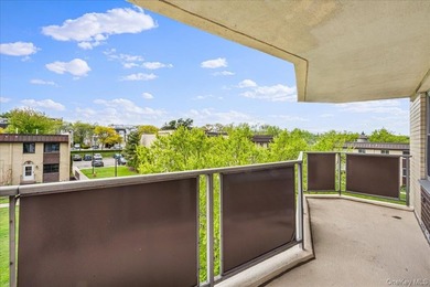 Beach Home For Sale in Bayside, New York
