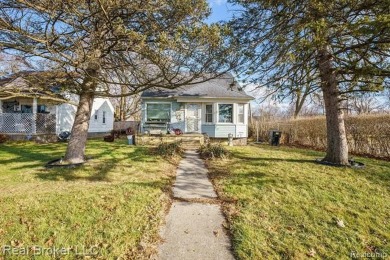 Beach Home For Sale in Detroit, Michigan