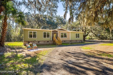 Beach Home For Sale in Saint Helena Island, South Carolina