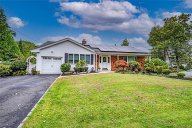 Beach Home For Sale in West Islip, New York