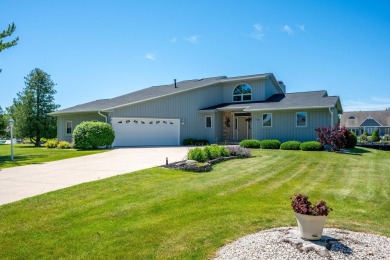 Beach Home Sale Pending in Sturgeon Bay, Wisconsin