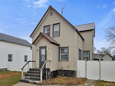 Beach Home For Sale in Escanaba, Michigan