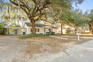 Beach Home For Sale in Beaufort, South Carolina
