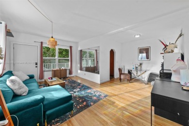 Beach Condo For Sale in Miami Beach, Florida