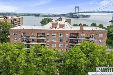 Beach Home For Sale in Beechhurst, New York