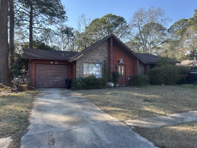 Beach Home Sale Pending in Fort Walton Beach, Florida