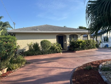 Beach Home For Sale in West Palm Beach, Florida