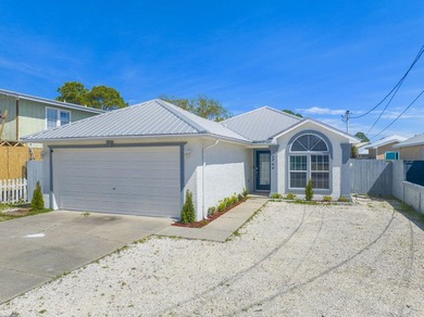 Beach Townhome/Townhouse For Sale in Panama City, Florida