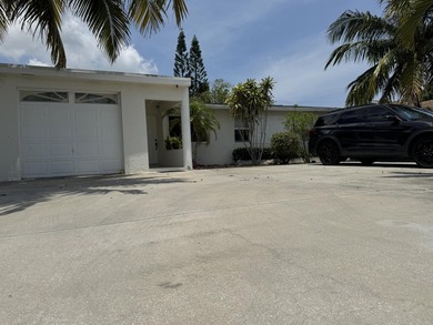 Beach Home Sale Pending in West Palm Beach, Florida