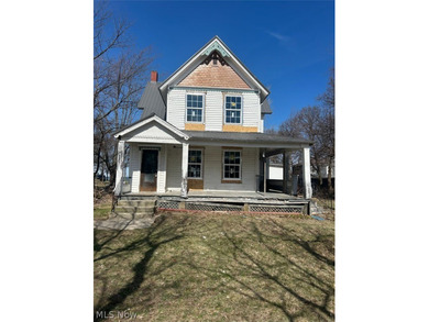 Beach Home For Sale in Lorain, Ohio