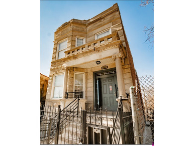 Beach Home For Sale in Chicago, Illinois